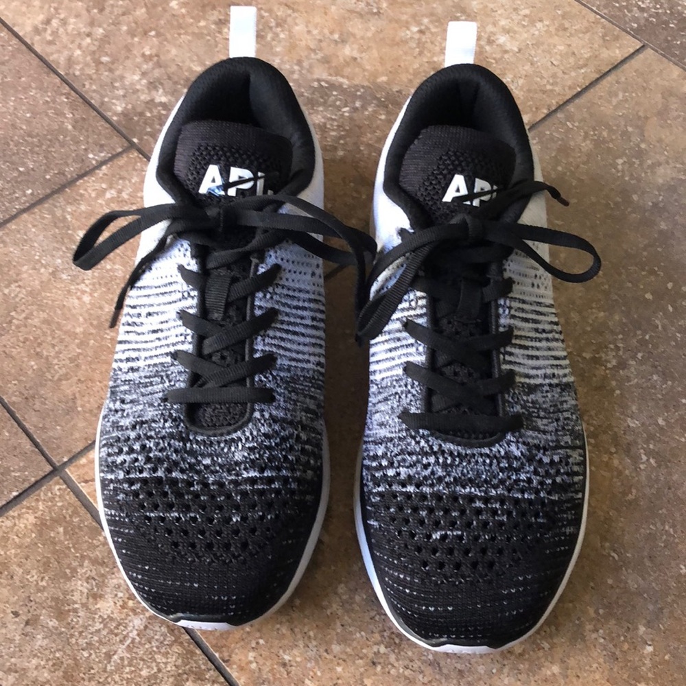 APL Techloom Pro Mesh Sneakers